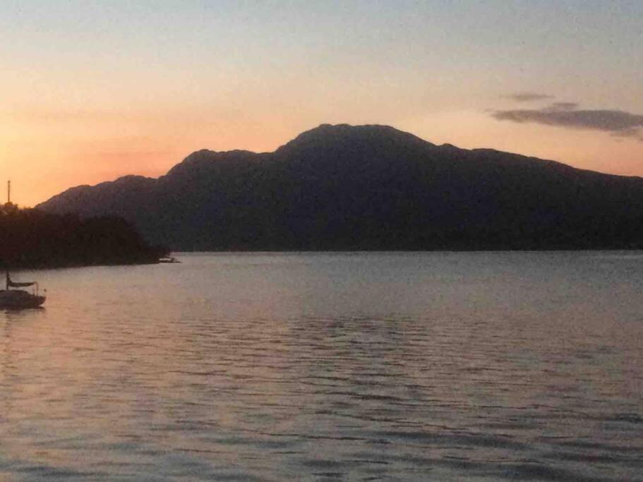 Вилла Charming Stone Bothy At Loch Lomond Лусс Экстерьер фото